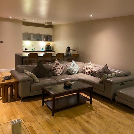 City Centre 2 Bedroom Apartment, Secure Parking. Glasgow Ngoại thất bức ảnh