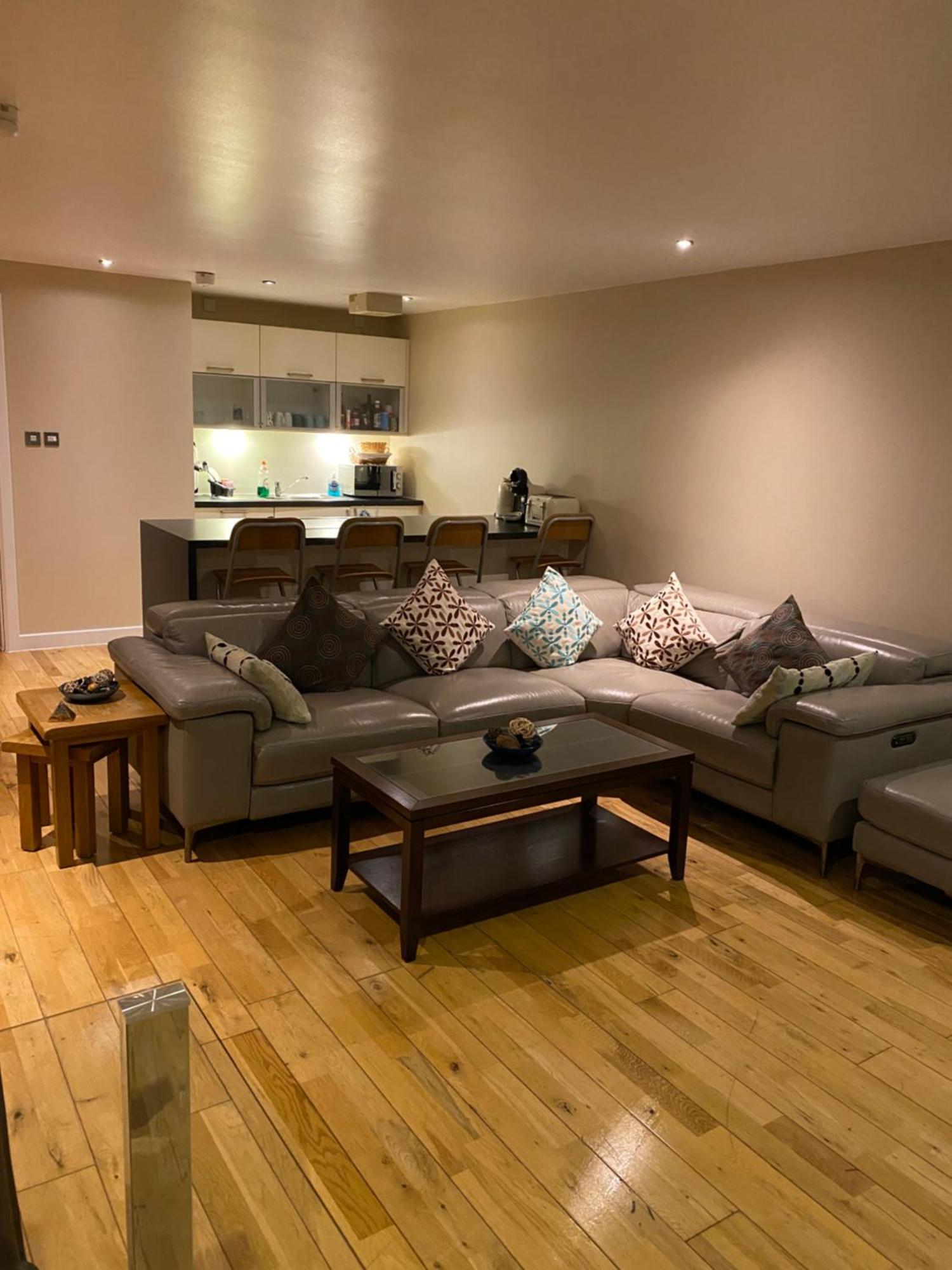 City Centre 2 Bedroom Apartment, Secure Parking. Glasgow Ngoại thất bức ảnh
