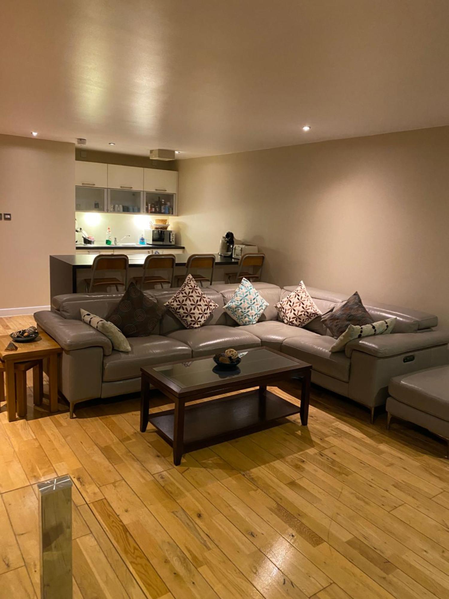 City Centre 2 Bedroom Apartment, Secure Parking. Glasgow Ngoại thất bức ảnh